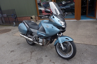 Honda NT 2006