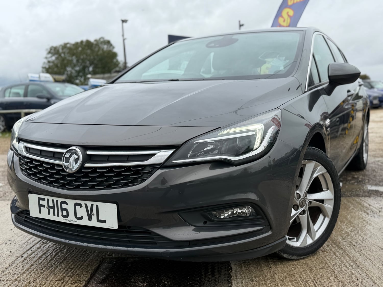 Vauxhall Astra 2016 - Cars in Burford