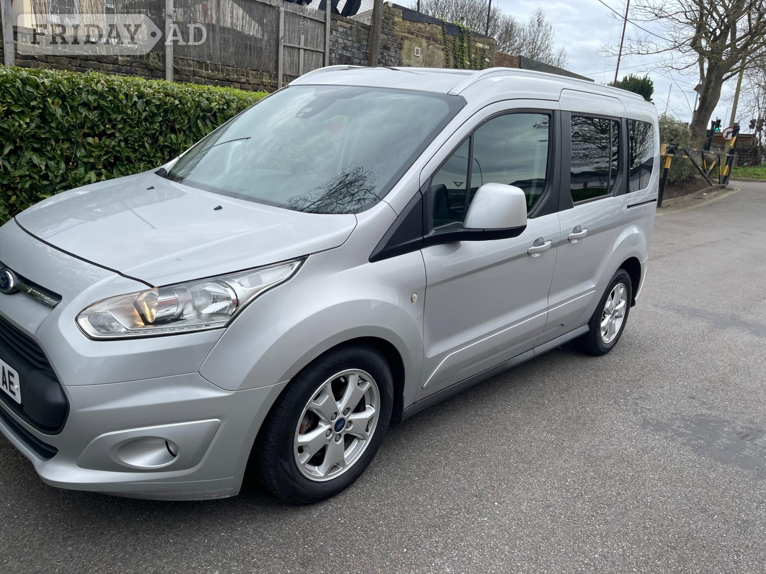 Ford Tourneo Connect 2017 - Cars in Sittingbourne