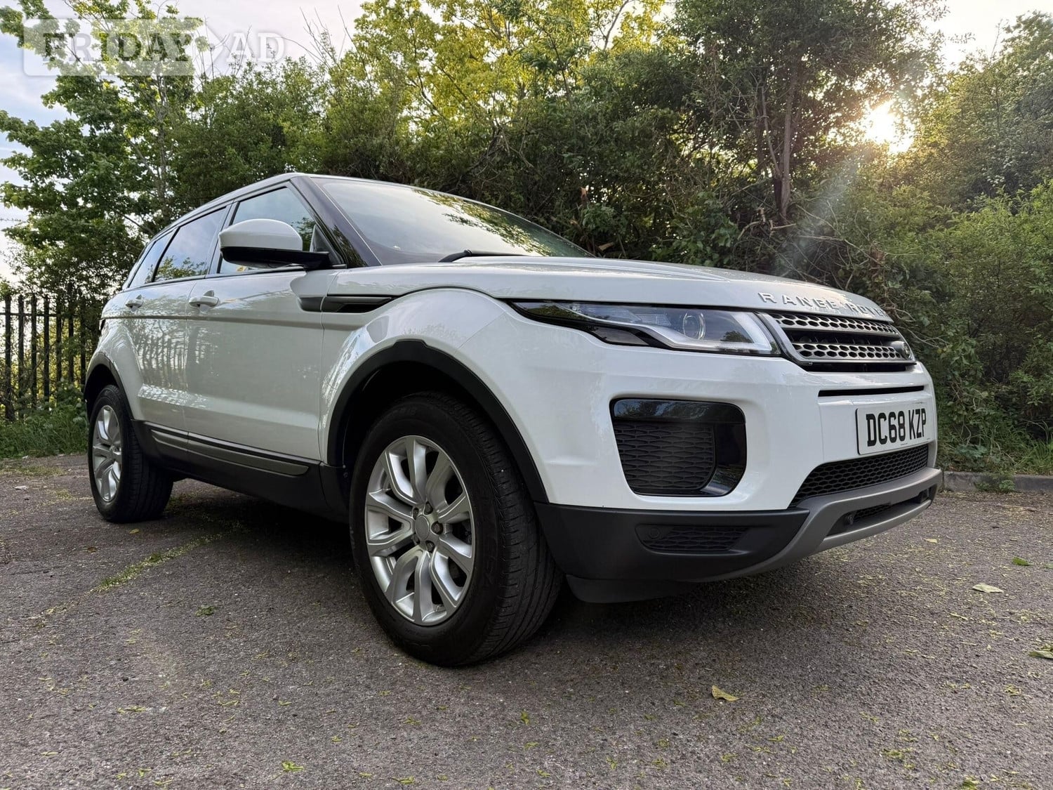 [ berth ]Land Rover Range Rover Evoque