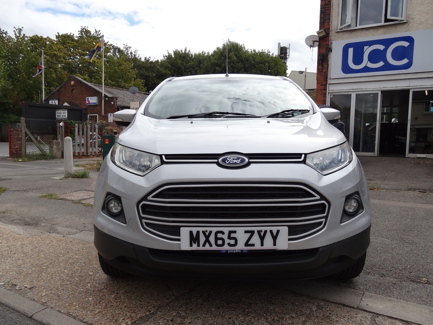 [ berth ]Ford Ecosport