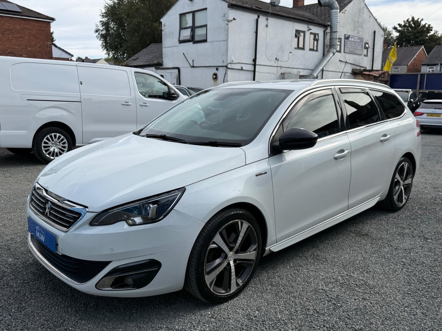 Peugeot 308 SW 2015 - Cars in Dudley