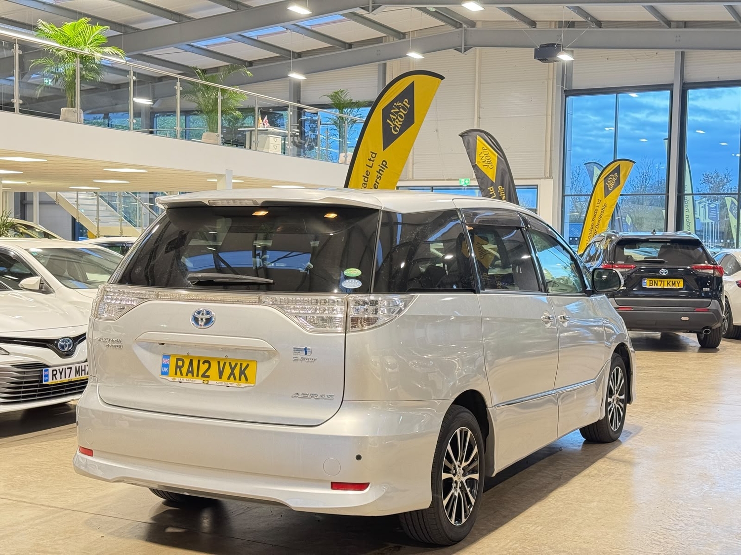 [ berth ]Toyota Estima