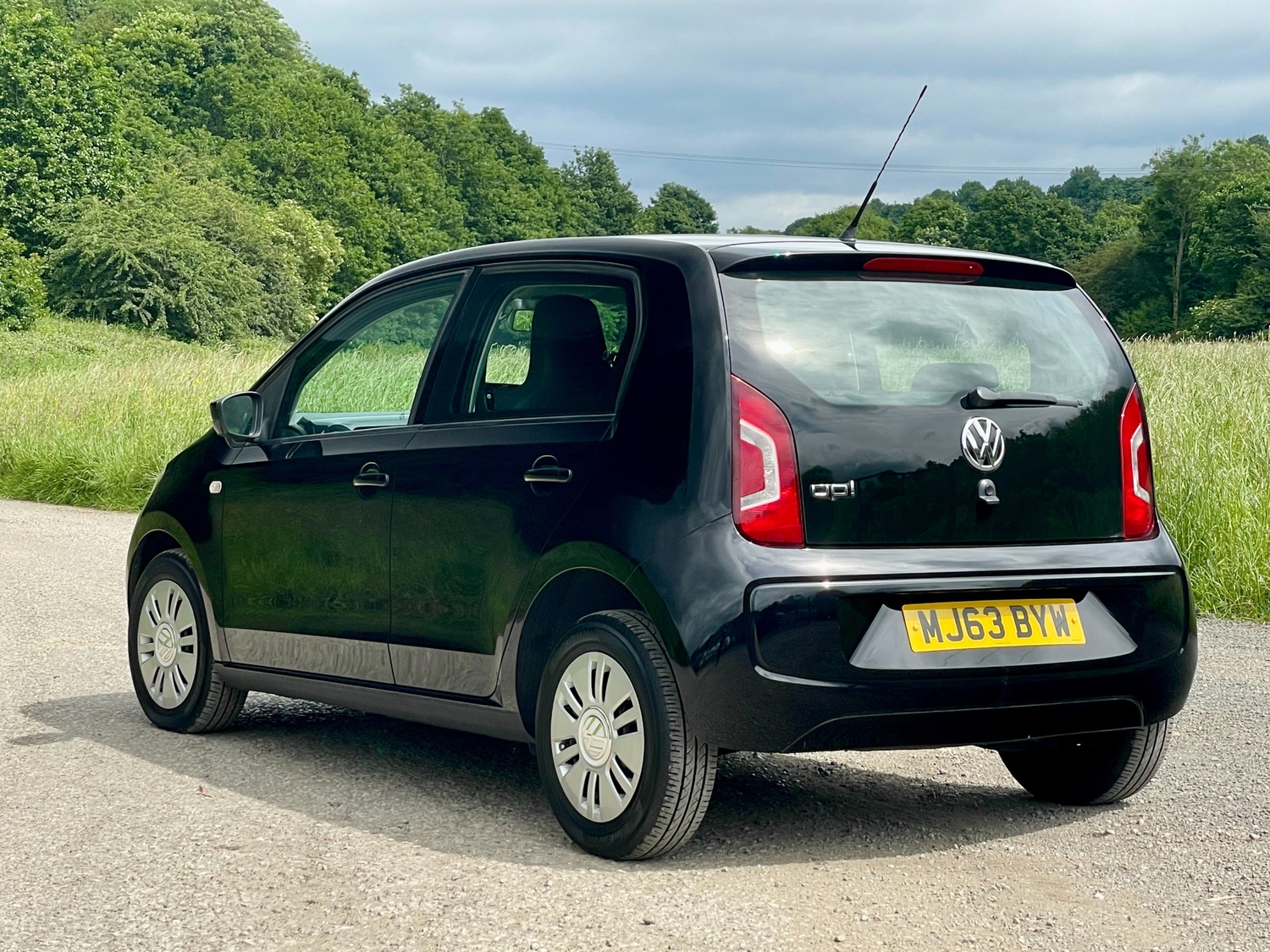 [ berth ]Volkswagen Up