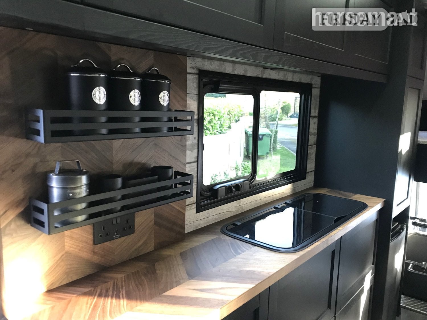 Bretherton Eurocargo Iveco Horsebox - Trailers & Horseboxes