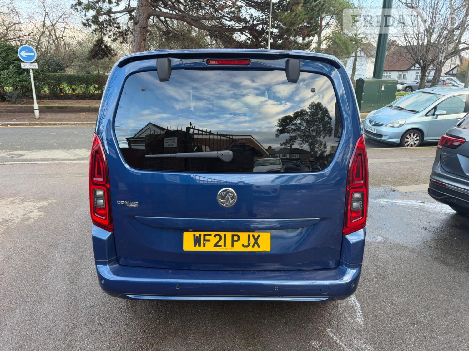 [ berth ]Vauxhall Combo Life