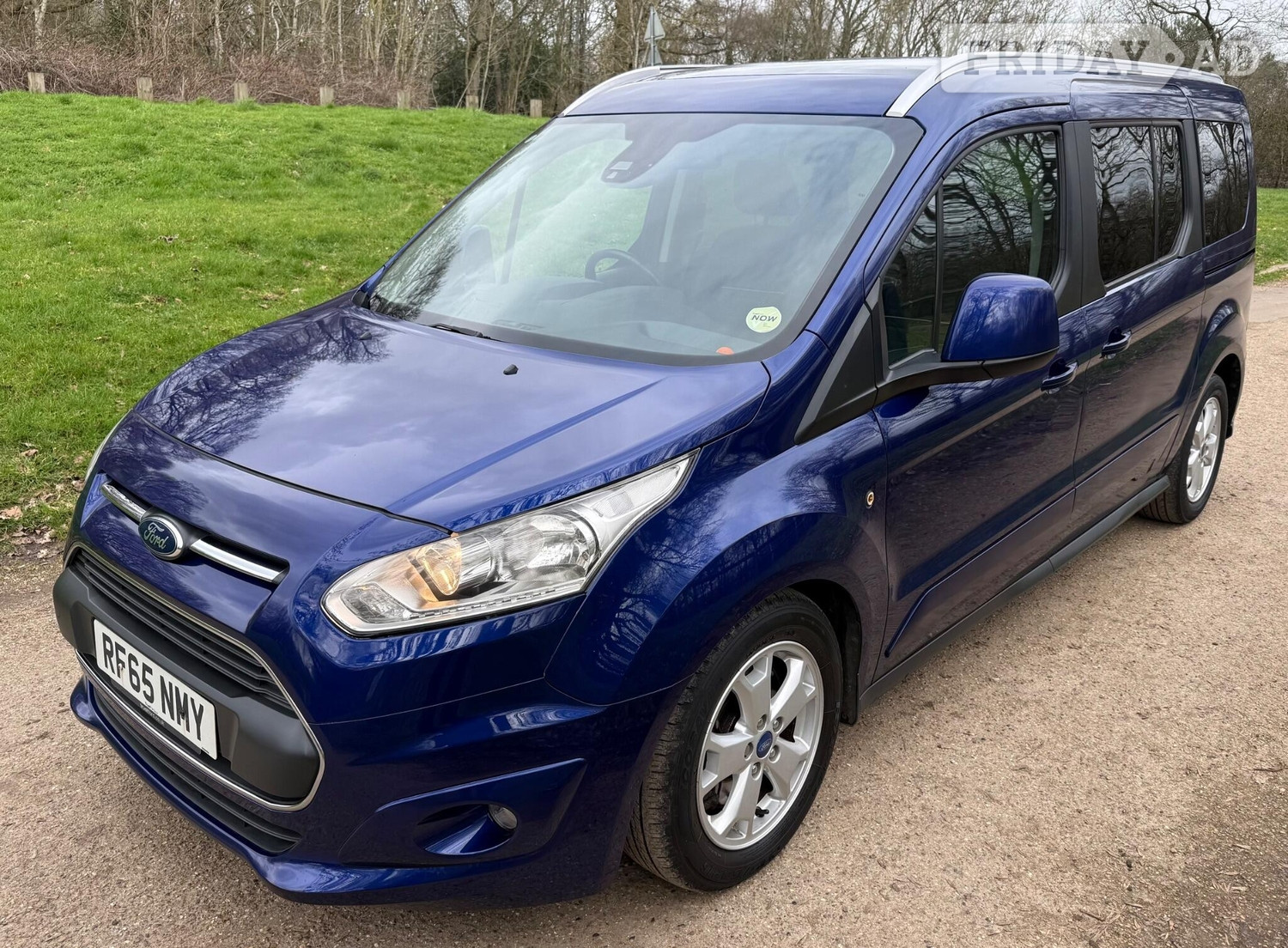[ berth ]Ford Grand Tourneo Connect