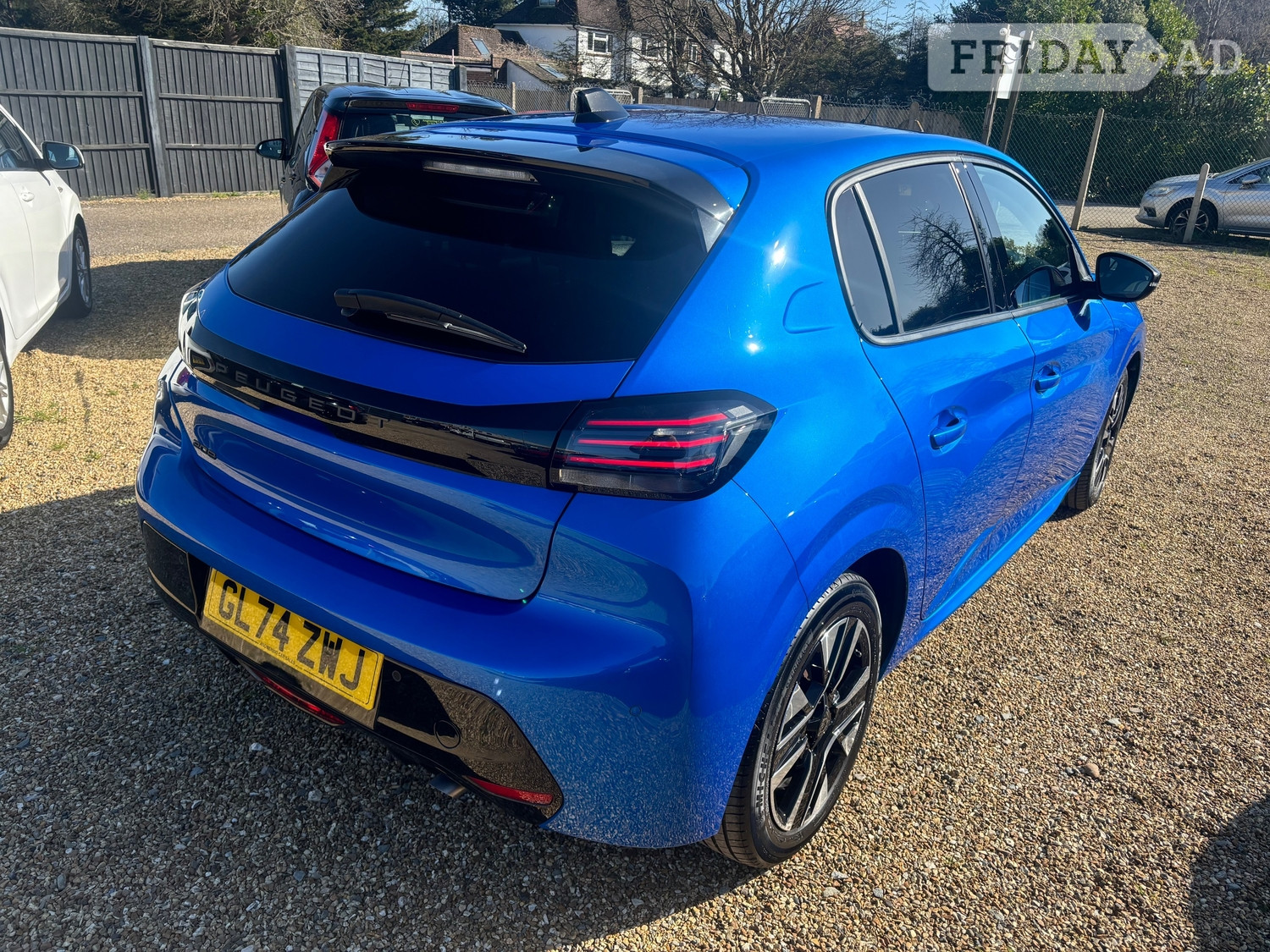 [ berth ]Peugeot 208