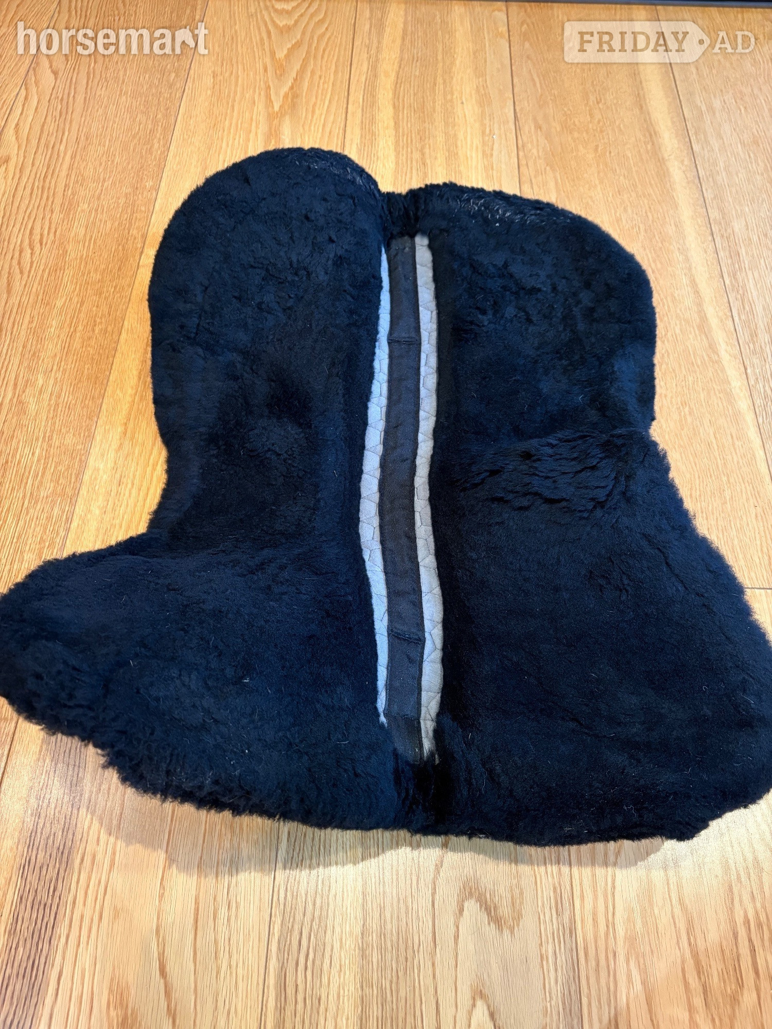 Mattes Sheepskin Saddle Half Pad – Black – Size M in Richmond upon Thames