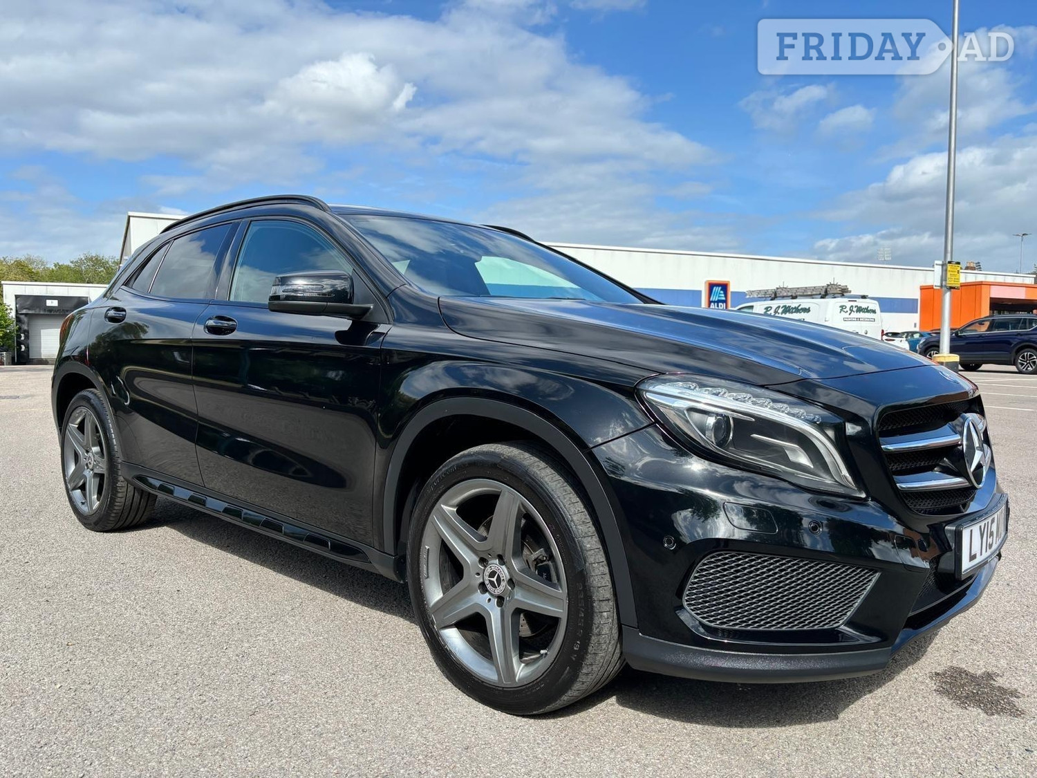 Mercedes-Benz GLA 2015 - Cars