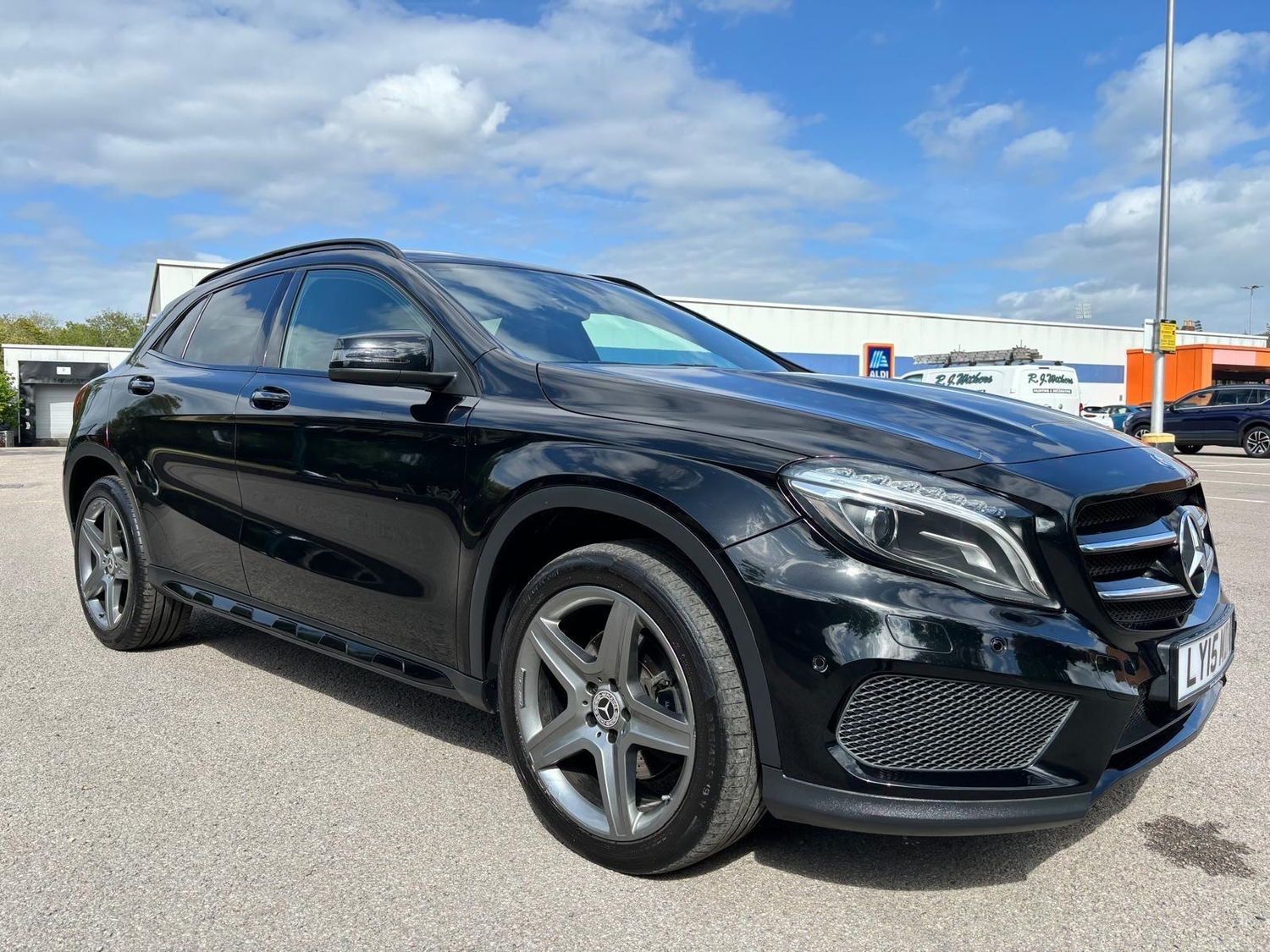 Mercedes-Benz GLA 2015 - Cars