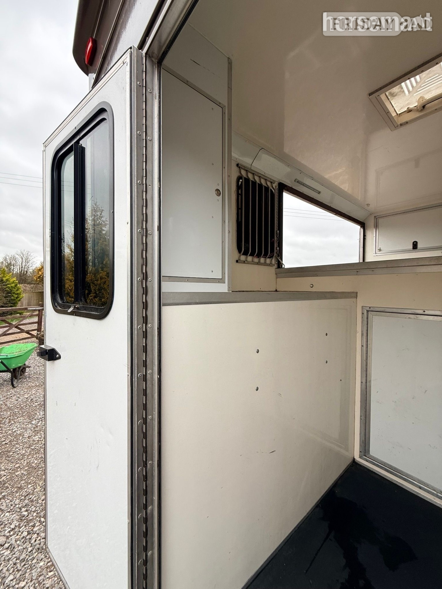 Regent  Renault Horsebox - Trailers & Horseboxes