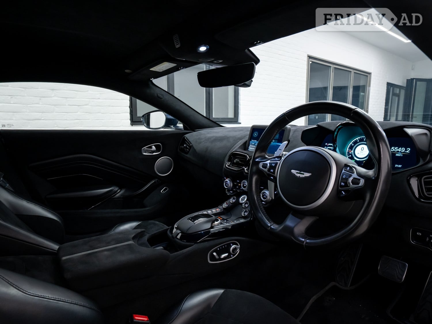 Aston Martin Vantage 2019 - Cars