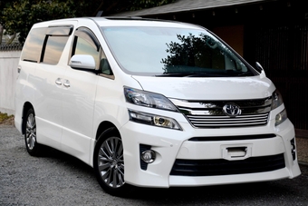 Toyota Vellfire 2013