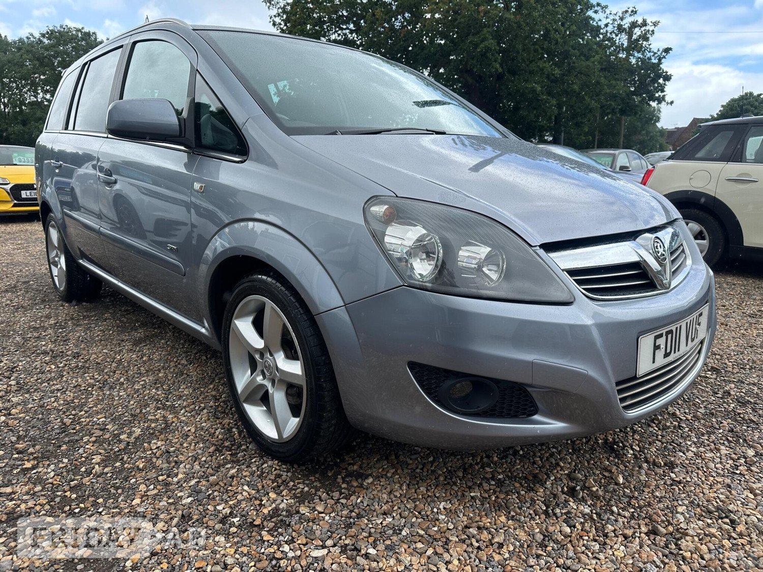 Vauxhall Zafira 2011 in Sunbury-On-Thames