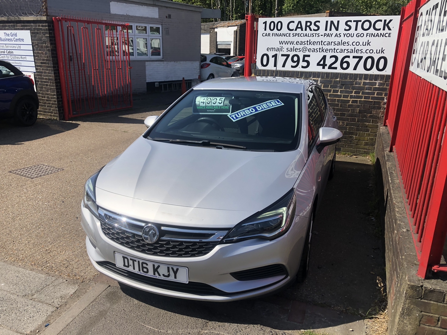 [ berth ]Vauxhall Astra