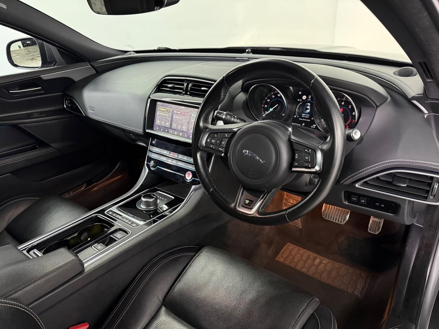 Jaguar XE Brent