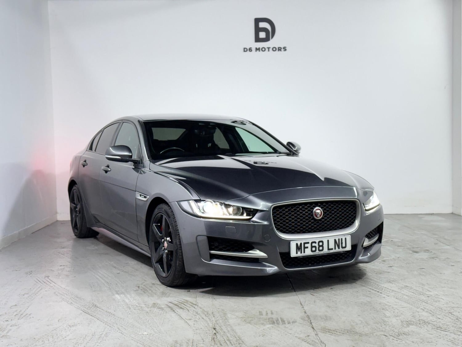Jaguar XE 2018 - Cars