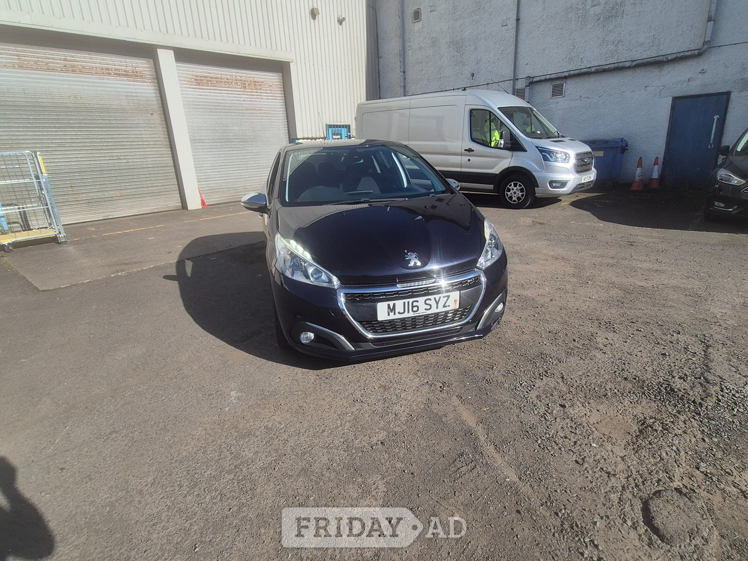 [ berth ]Peugeot 208
