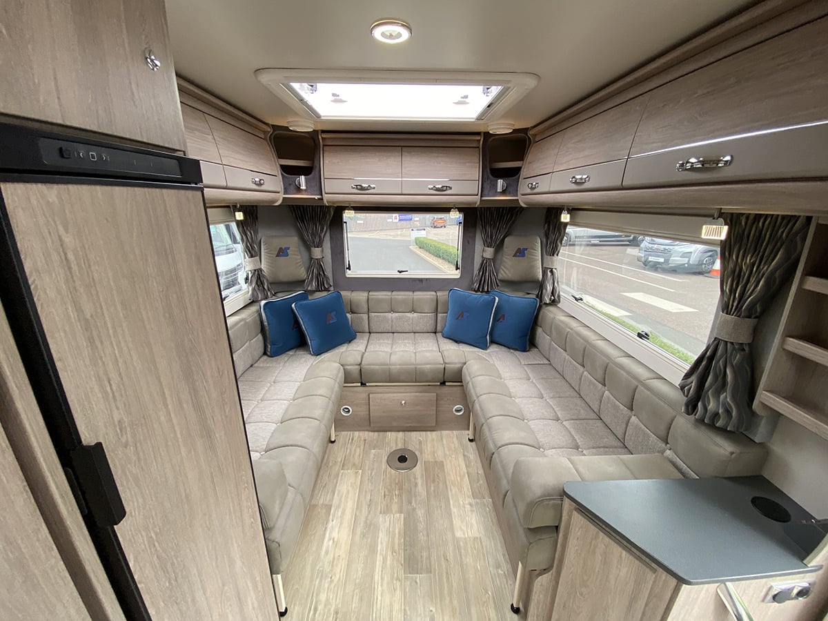 Auto-Sleepers Broadway EL 2022 for sale - Motorhomes & Caravans in Newark