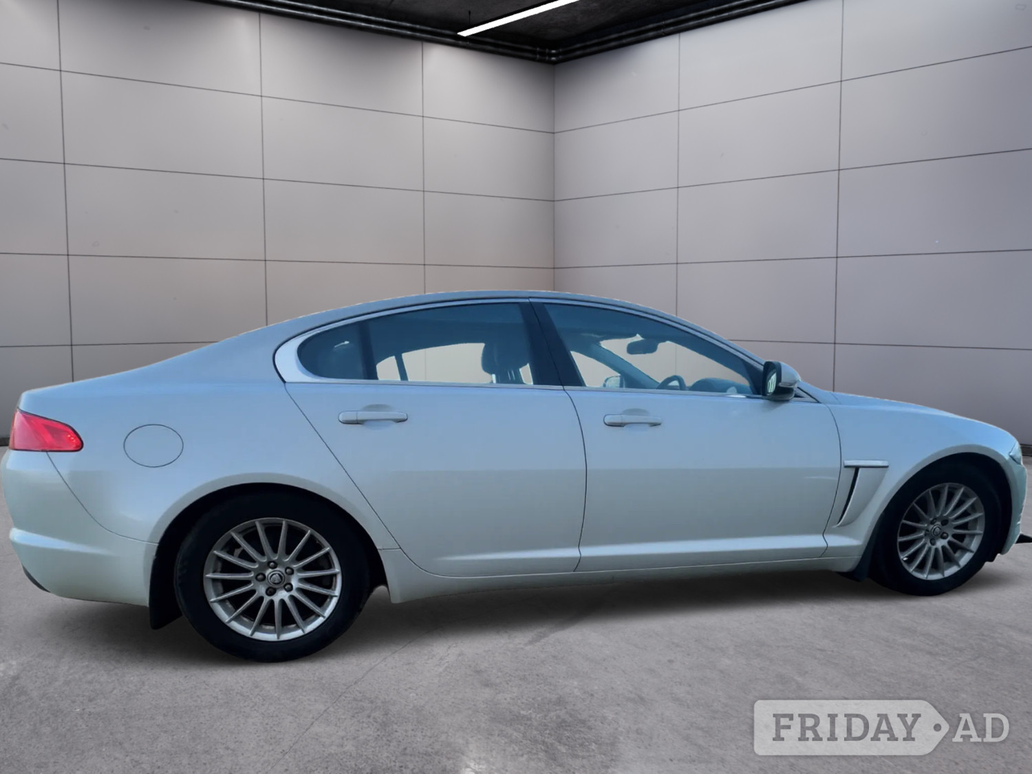 Jaguar XF 2011 - Cars in Broxburn