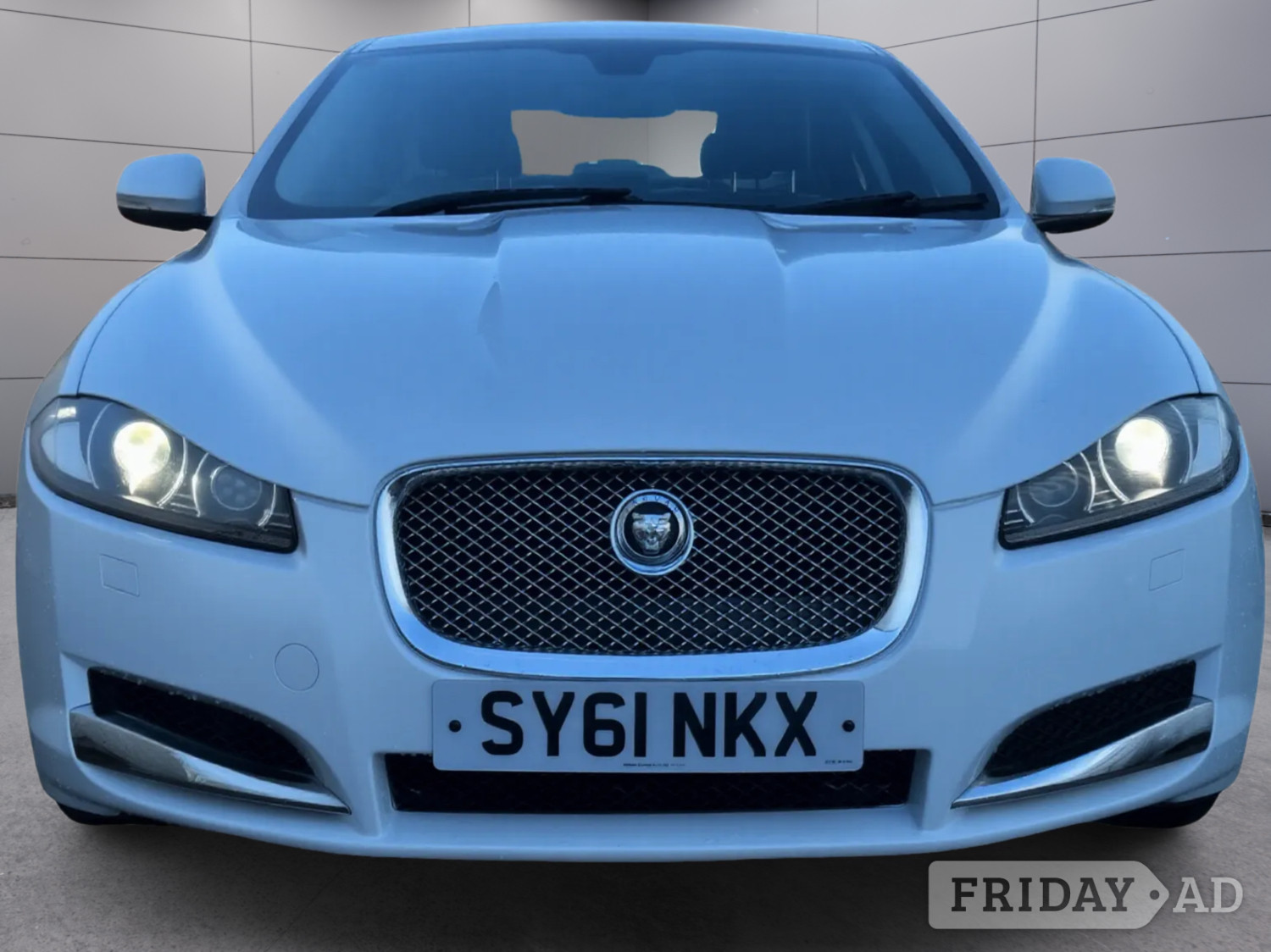 Jaguar XF 2011 - Cars