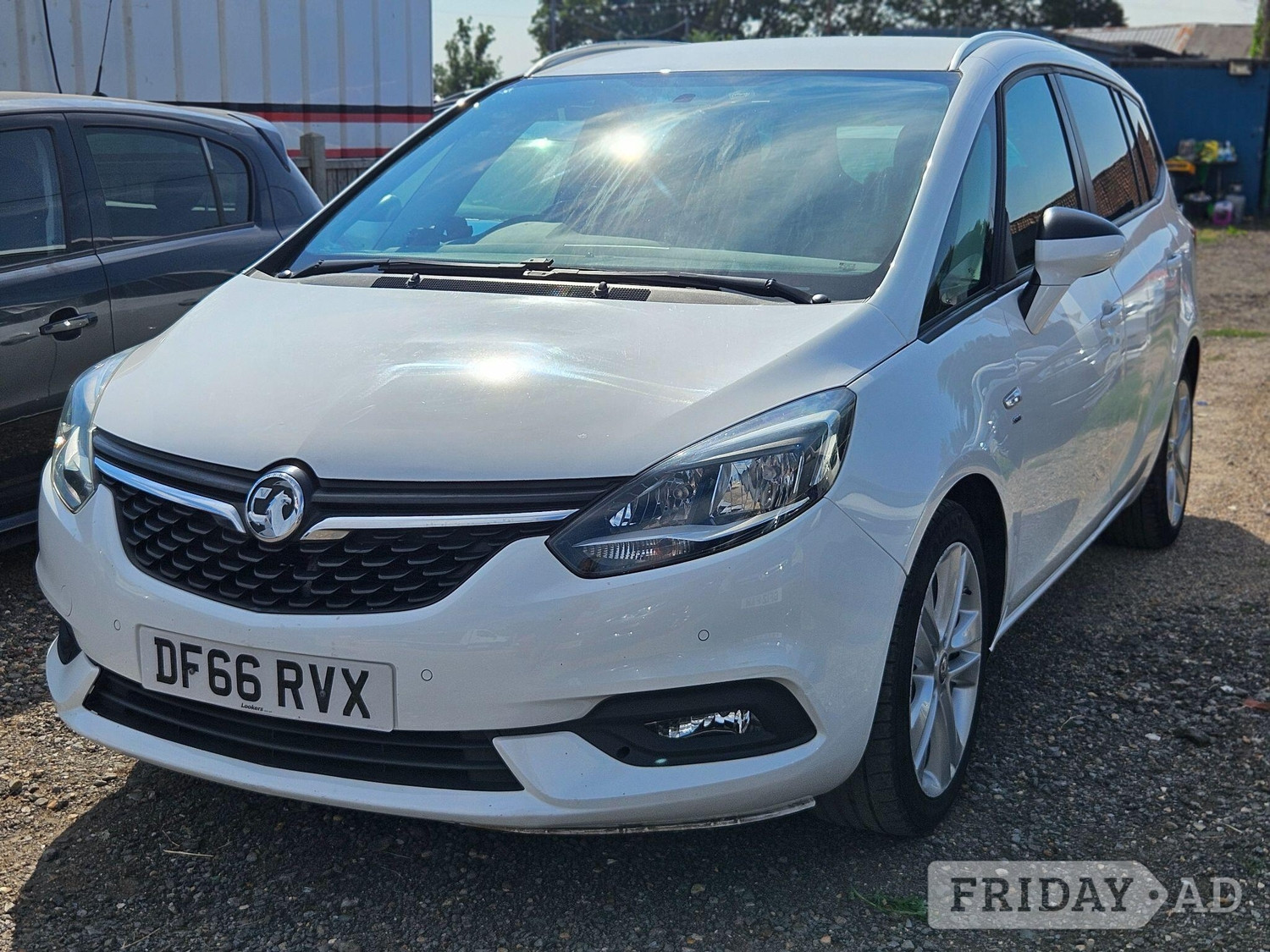 Vauxhall Zafira Tourer 2016 - Cars in Windsor