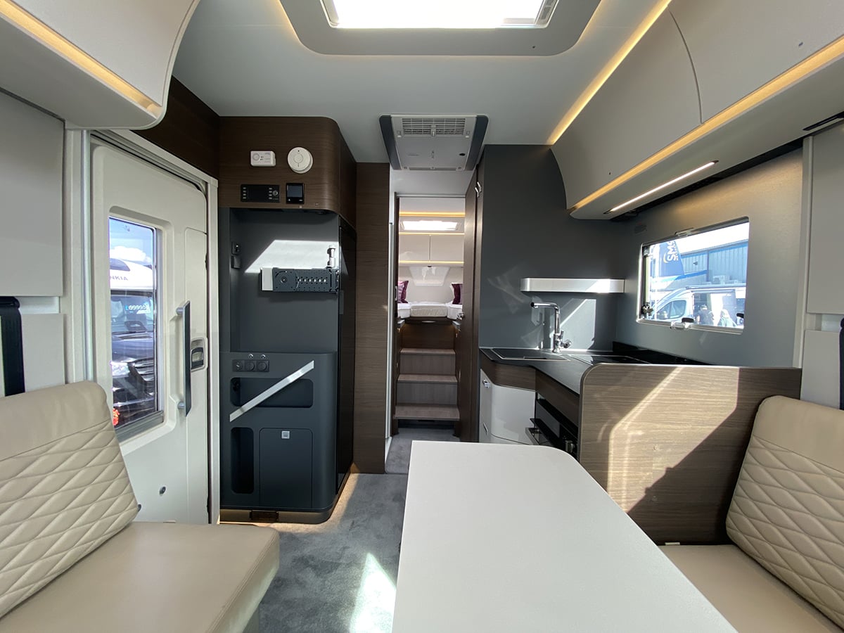 Adria Sonic Supreme 700 DL Newark