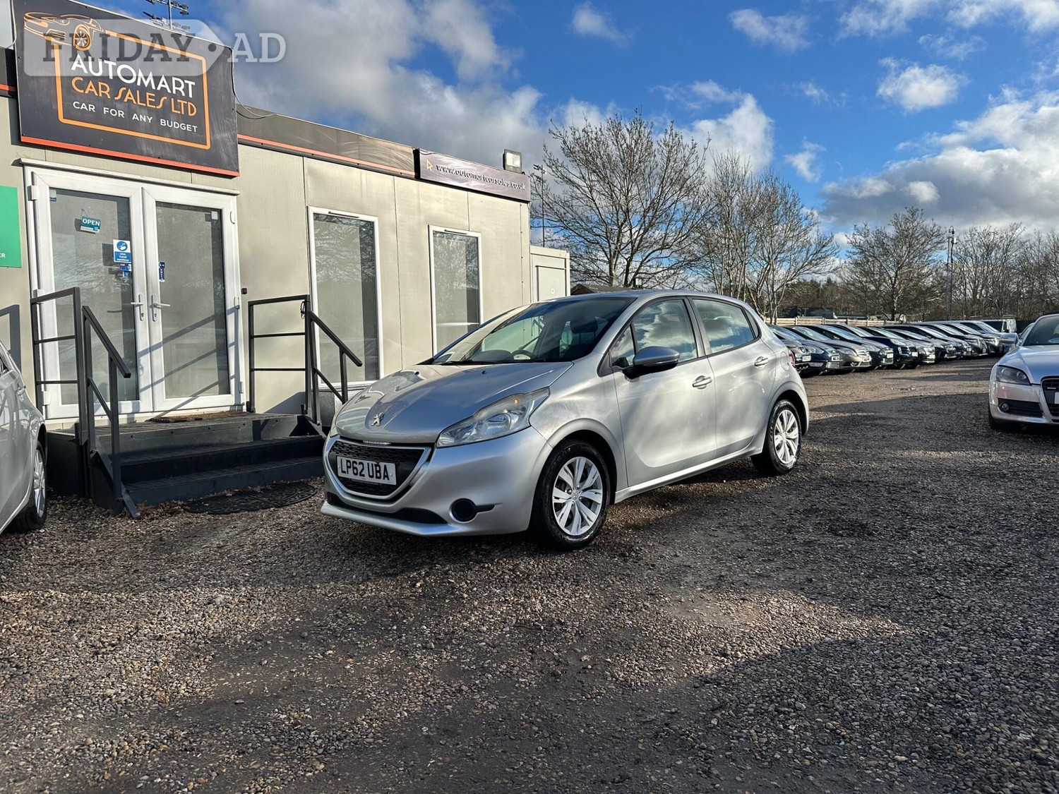 [ berth ]Peugeot 208