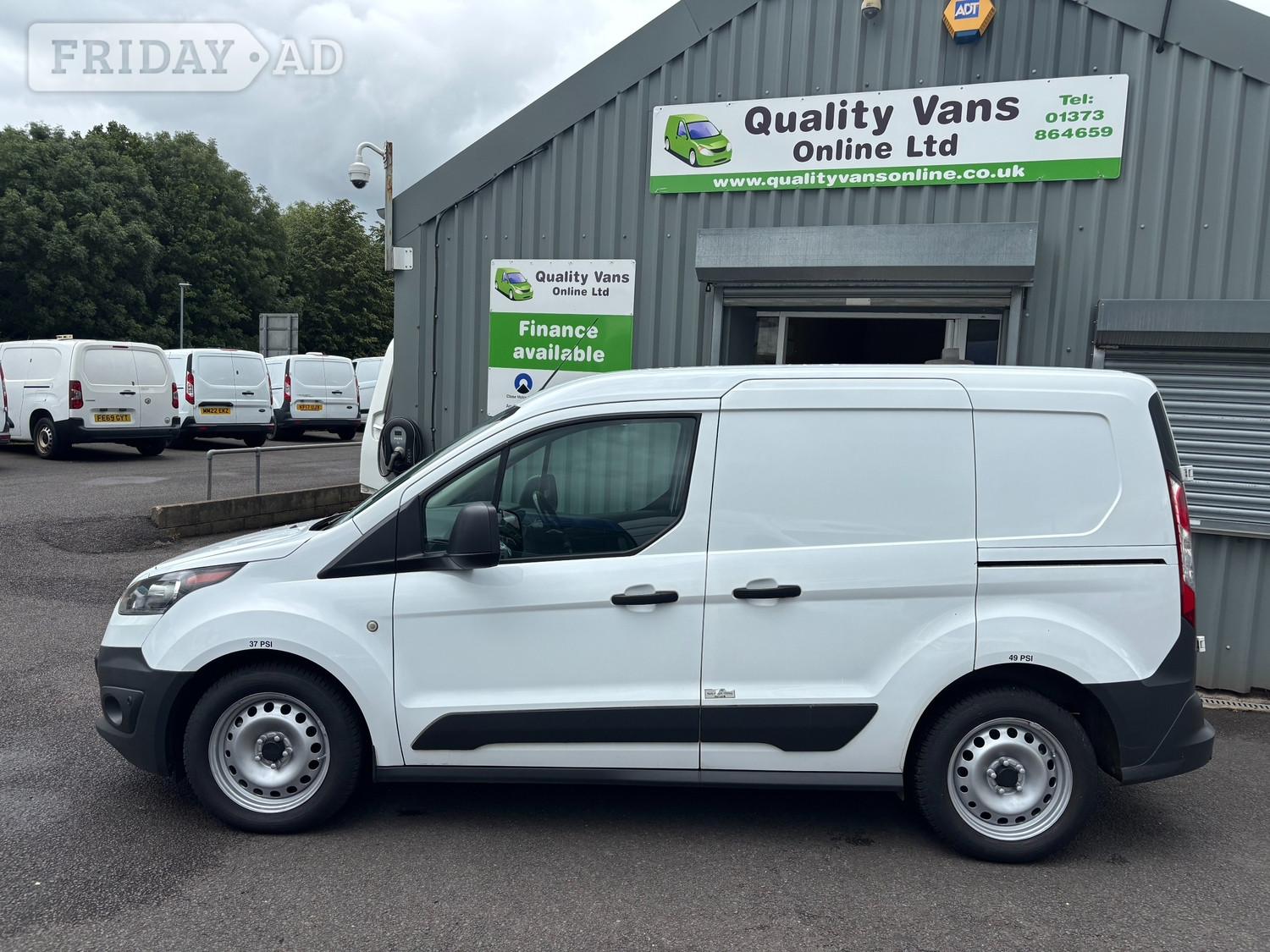 [ berth ]Ford Transit Connect