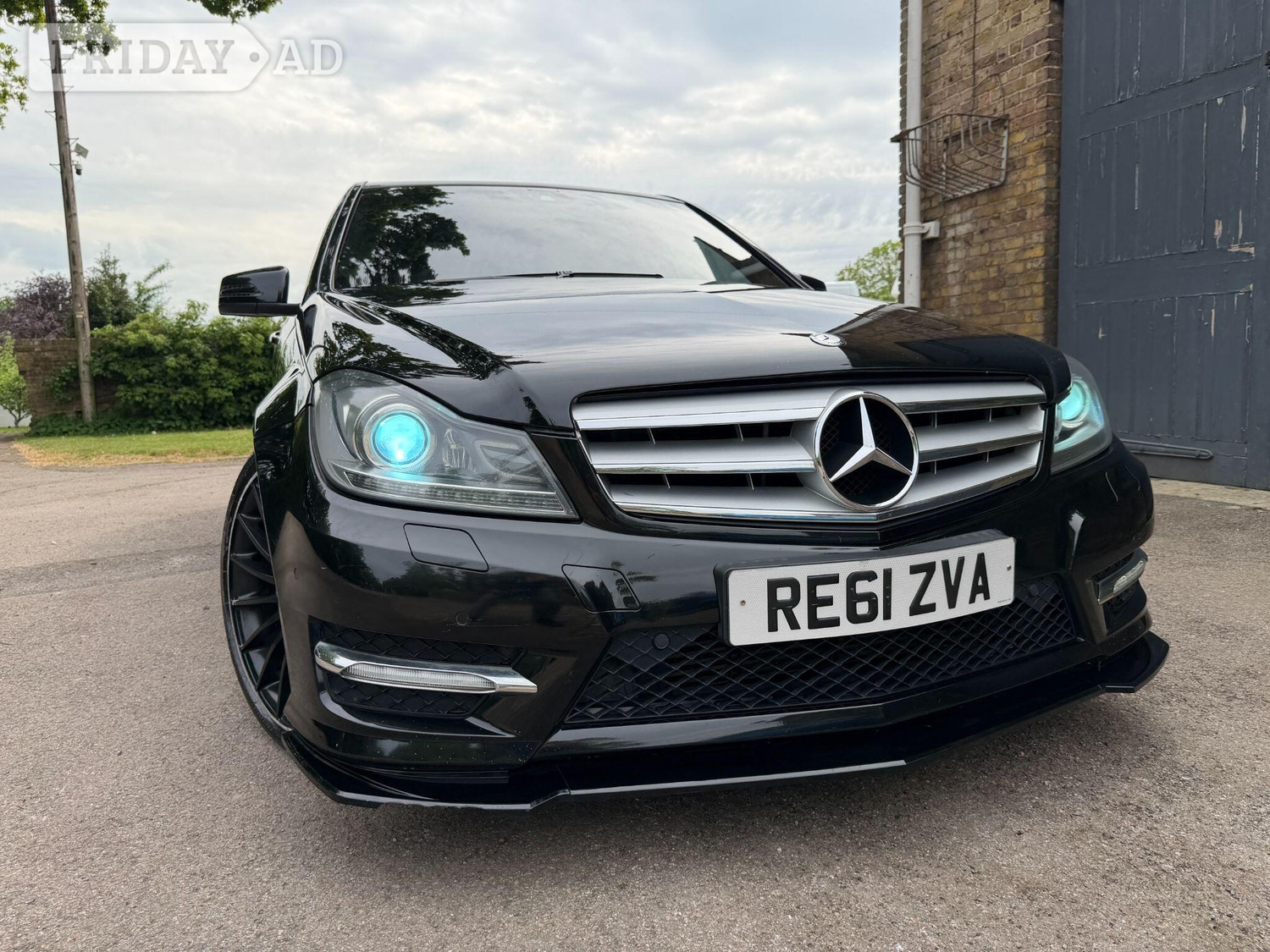 [ berth ]Mercedes-Benz C Class