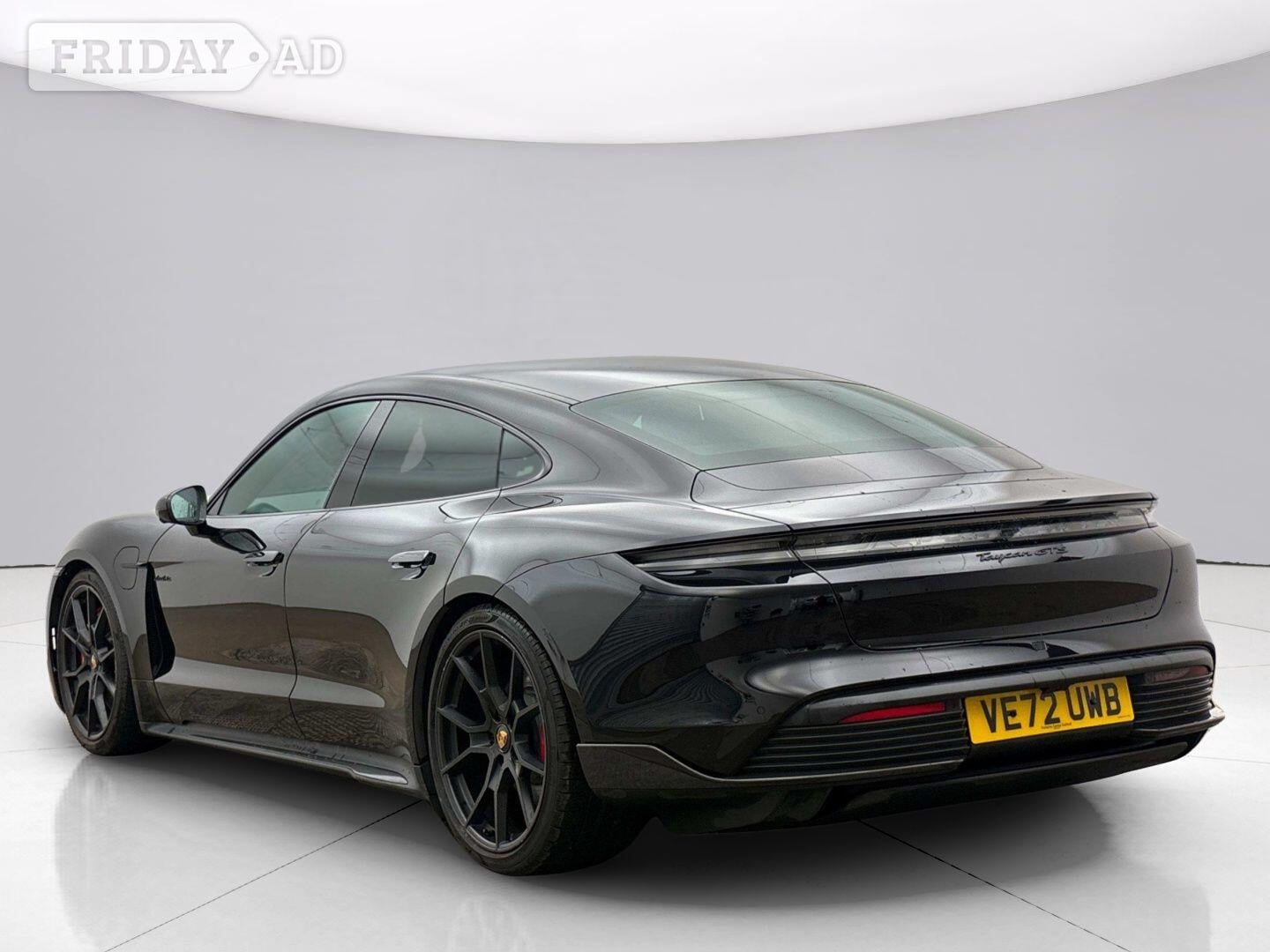 Porsche Taycan Ely