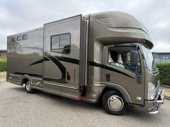 Equi-Trek Endeavour Elite Isuzu N75 190 Automatic Horsebox