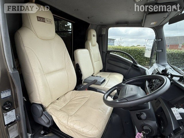 Equi-Trek Endeavour Elite Isuzu N75 190 Automatic Horsebox - Trailers & Horseboxes