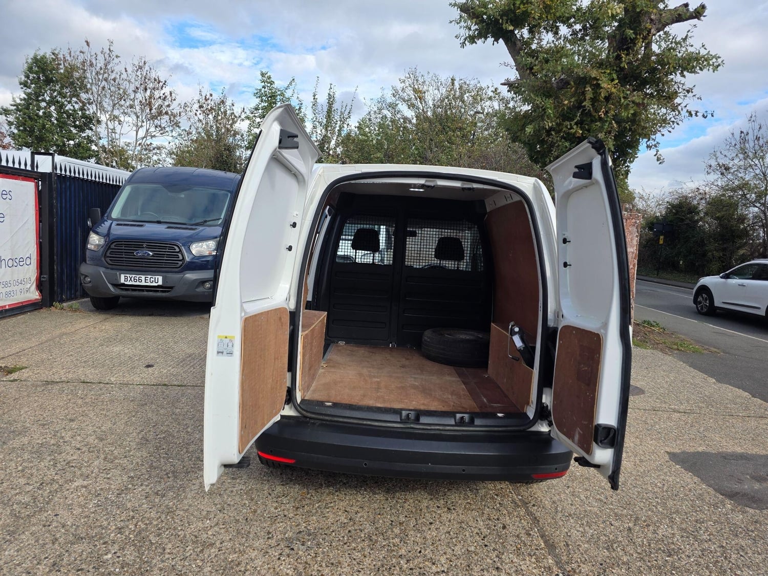 Volkswagen Caddy 2019 - Vans & Commercial Vehicles