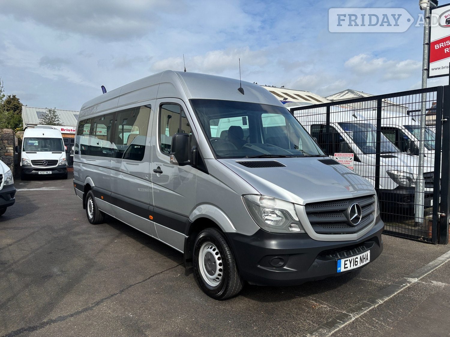 Mercedes-Benz Traveliner 2016 in Bristol