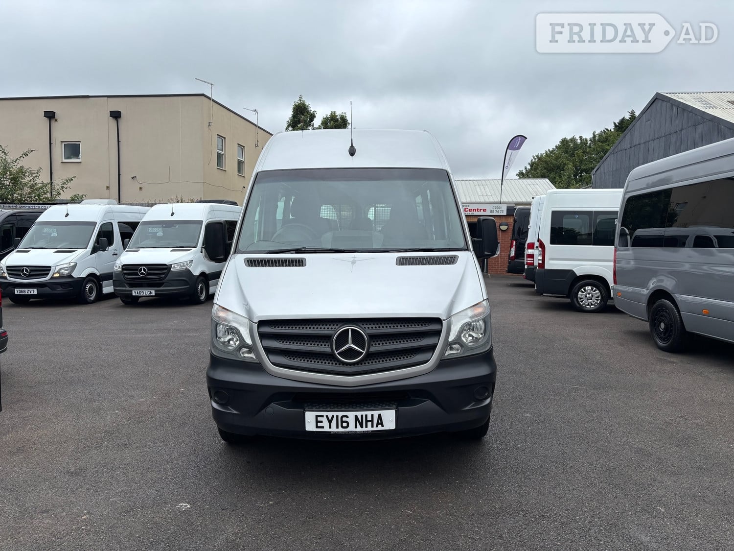 [ berth ]Mercedes-Benz Traveliner