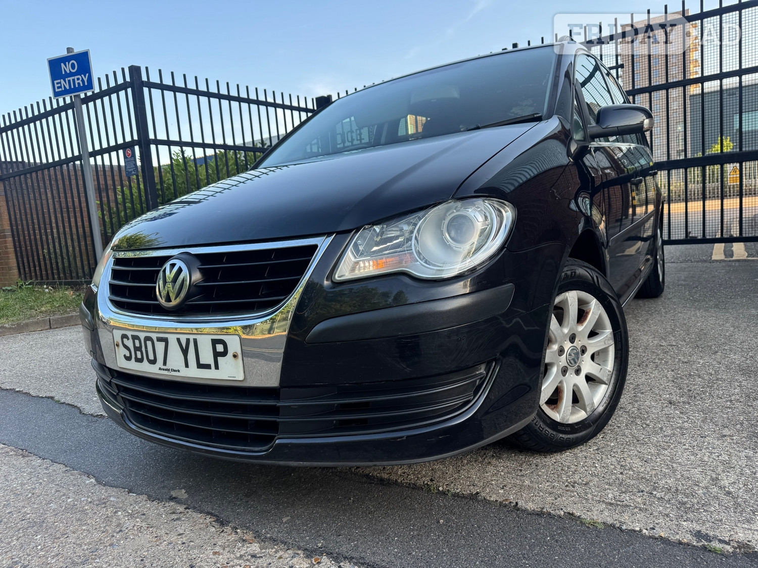 Volkswagen Touran 2007 in Harrow