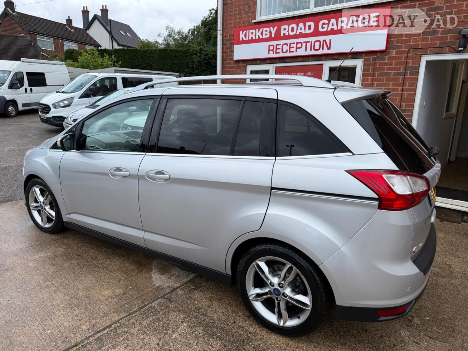 [ berth ]Ford Grand C-MAX