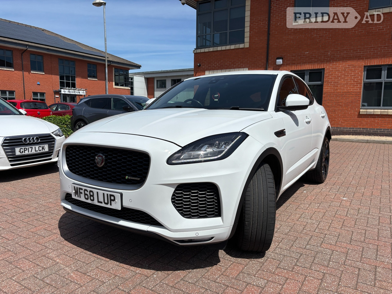 [ berth ]Jaguar E-Pace