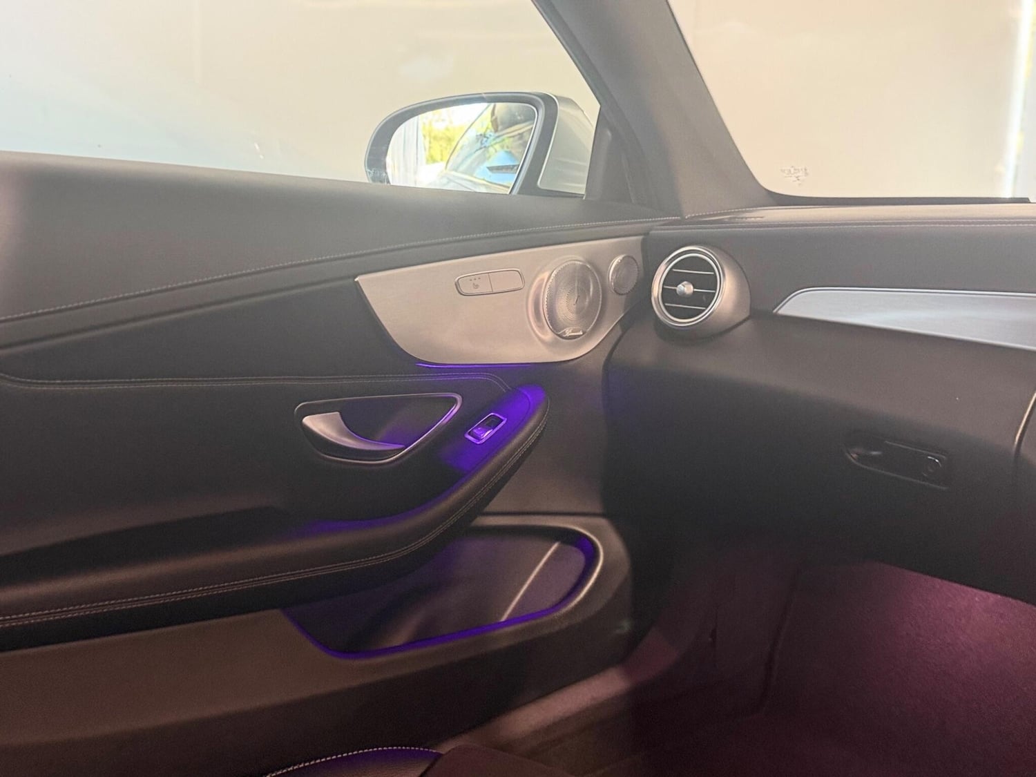 Mercedes-Benz C Class 2018 - Cars