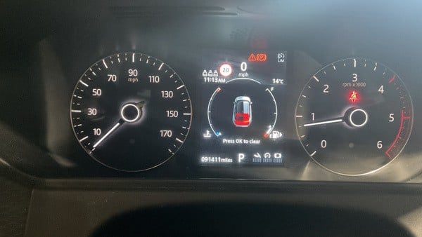 [ berth ]Land Rover Range Rover Velar