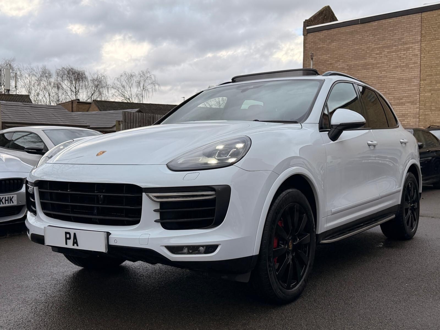[ berth ]Porsche Cayenne