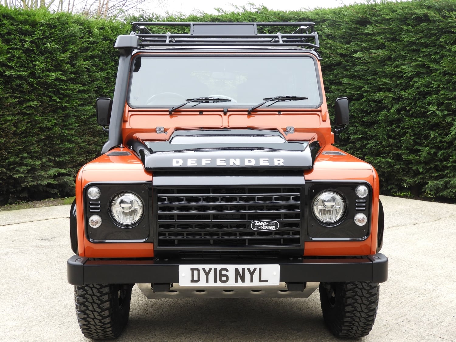 [ berth ]Land Rover Defender 90