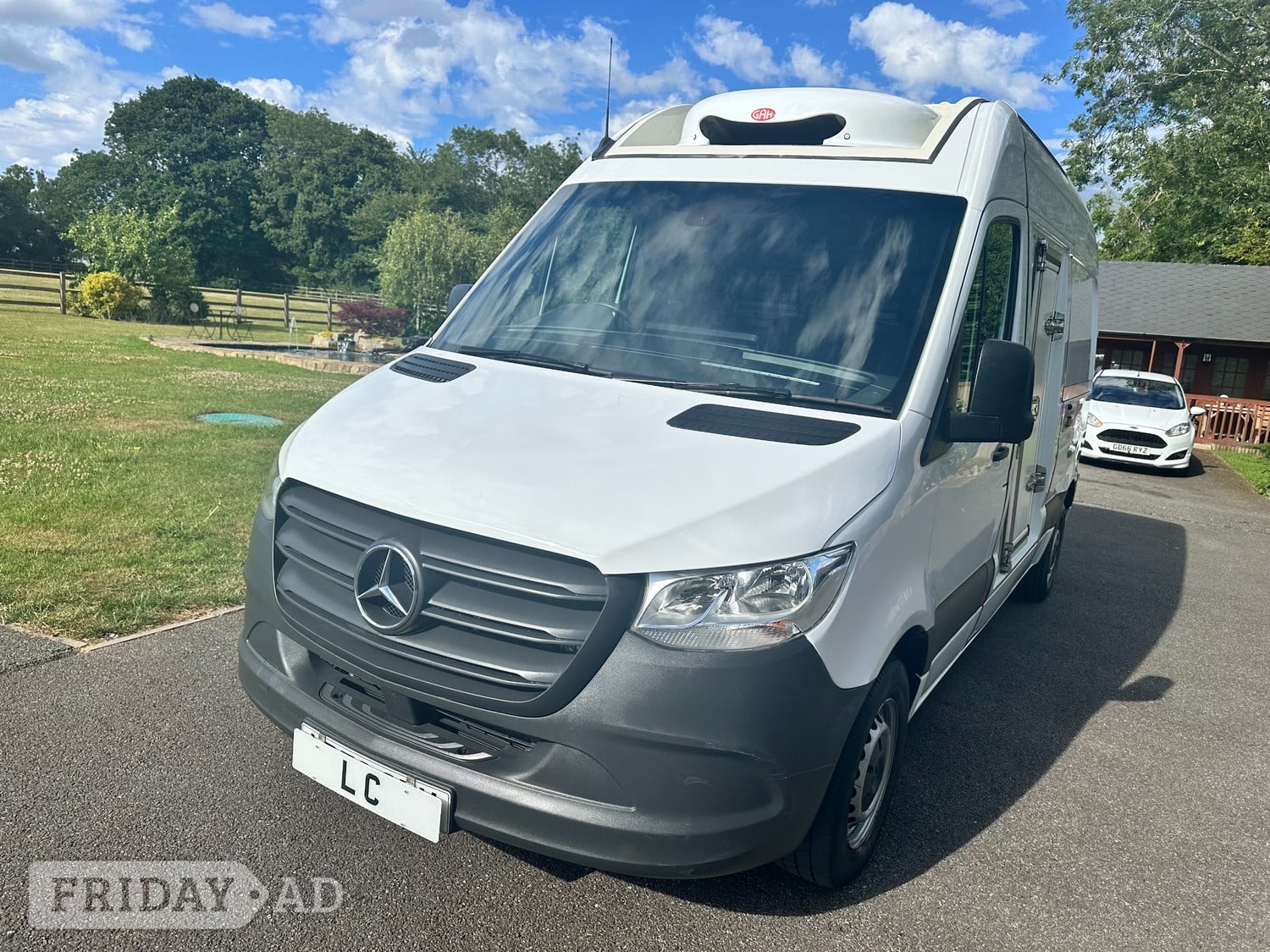 [ berth ]Mercedes-Benz Sprinter
