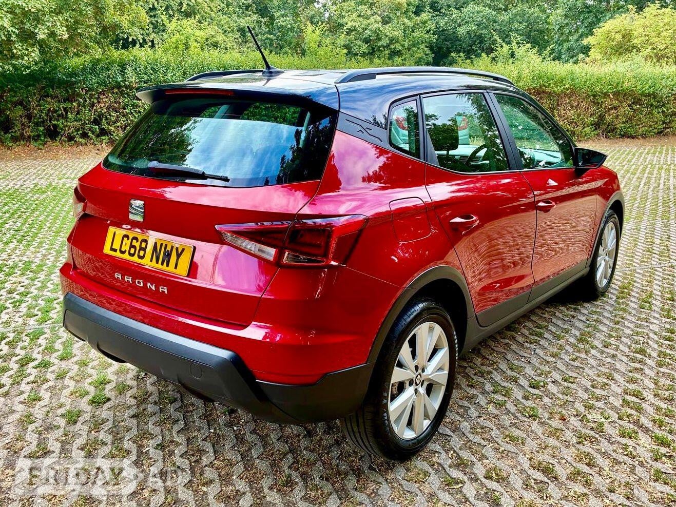 [ berth ]SEAT Arona
