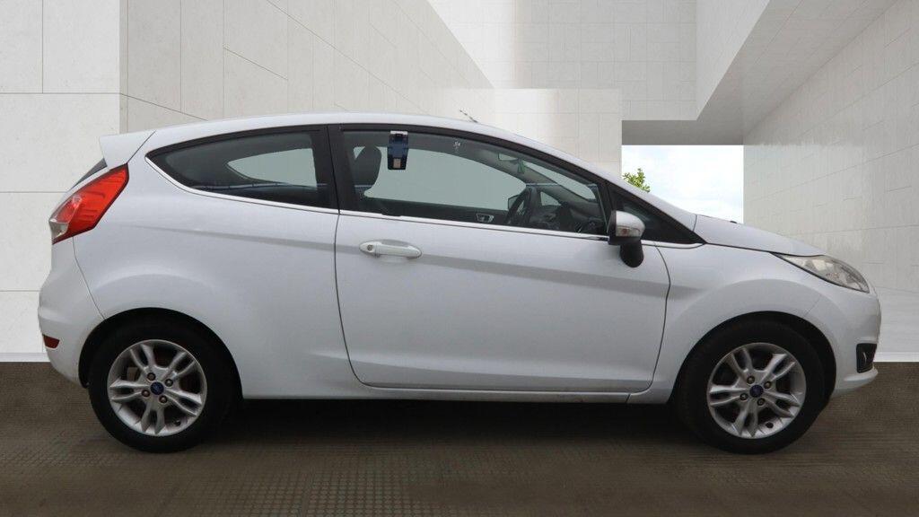 Ford Fiesta 2015 - Cars