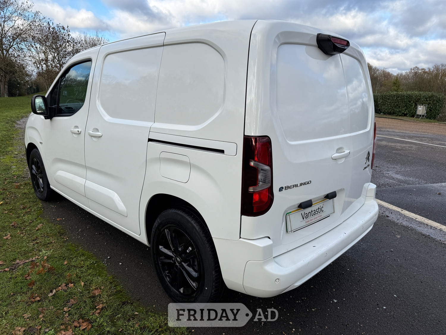 [ berth ]Citroen e-Berlingo