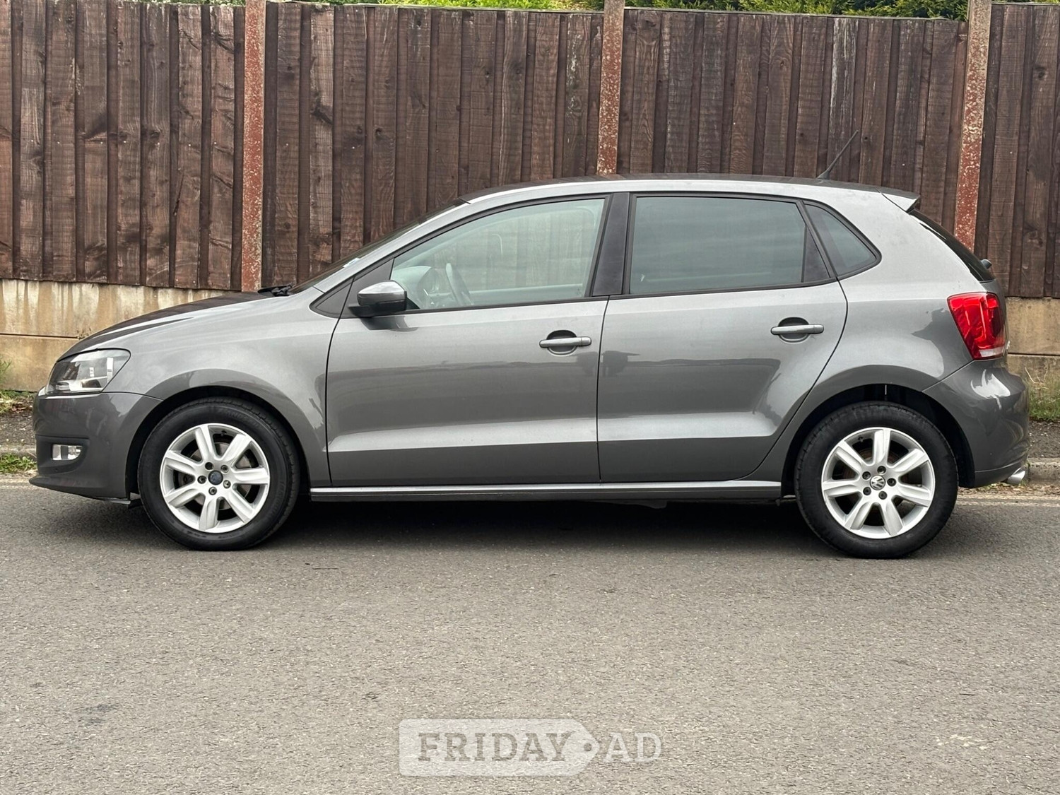 Volkswagen Polo 2011 - Cars