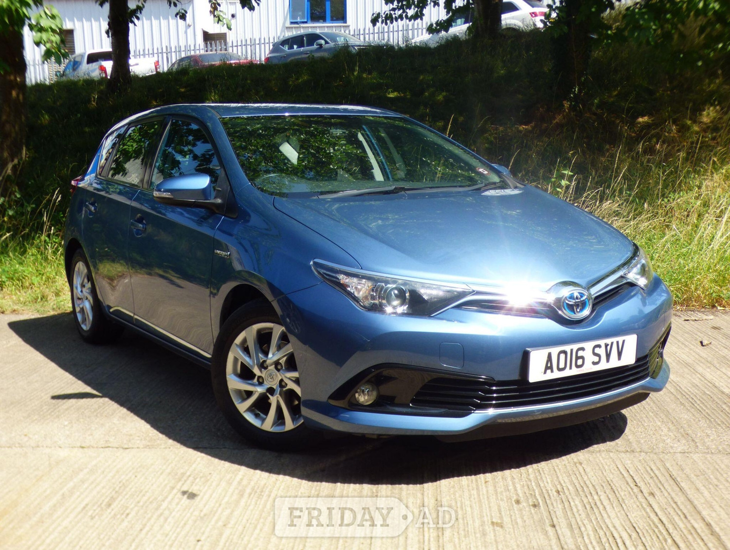 Toyota Auris 2016 in Bradford